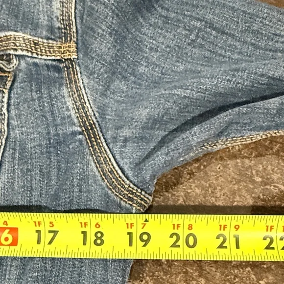 Women's Carhartt Denim Jacket Size Medium - Picture 6 of 8